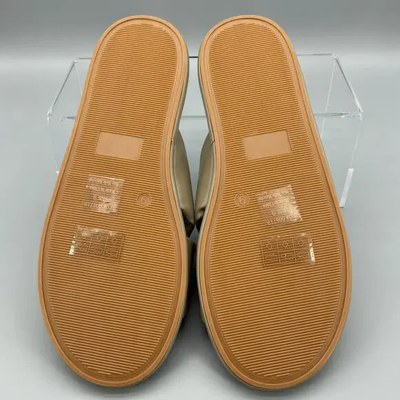 NEW Journee Collection Women’s Addilynn Puff Flat Sandals Green Size 9 - Picture 8 of 10